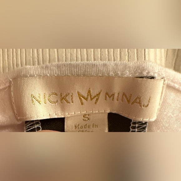 Stylish White and Black Women's Top - Picture 3 of 5